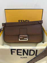 Fend Baguette Selleria - Iconic Stitching Edition - brown
