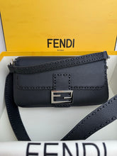 Fend Baguette Selleria - Iconic Stitching Edition - Black