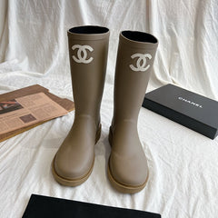 Chanl High Boots - CC Logo Knee-High Rubber Boots - Brown