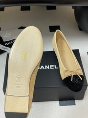 Chanl Classic Ballerina Flats - Beige & Black