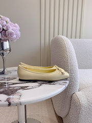 Jmmy Cho Elme Embellished Leather Ballet Flats - Yellwo