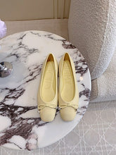 Jmmy Cho Elme Embellished Leather Ballet Flats - Yellwo