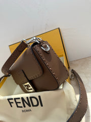 Fend Baguette Selleria - Iconic Stitching Edition - brown