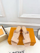 Luis Vitton Isola Mule – Nude Patent Monogram