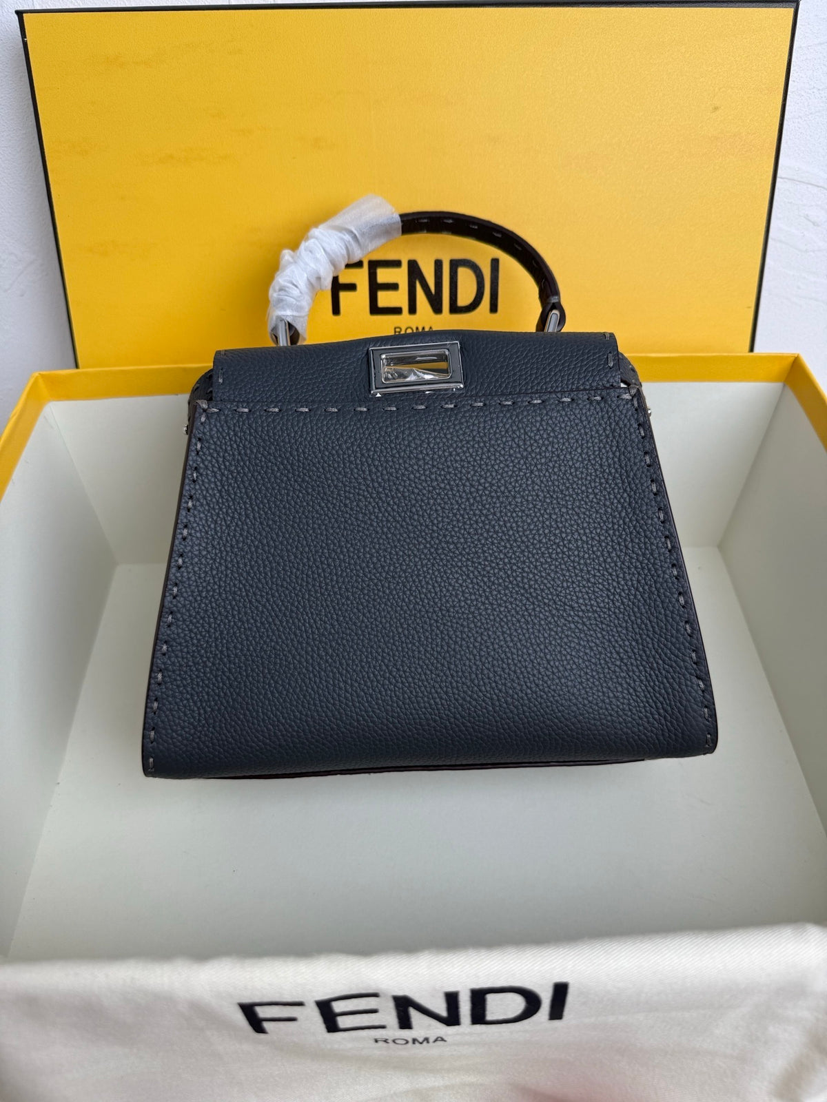 Fend Peekaboo Soft Bag - Black