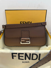 Fend Baguette Selleria - Iconic Stitching Edition - brown