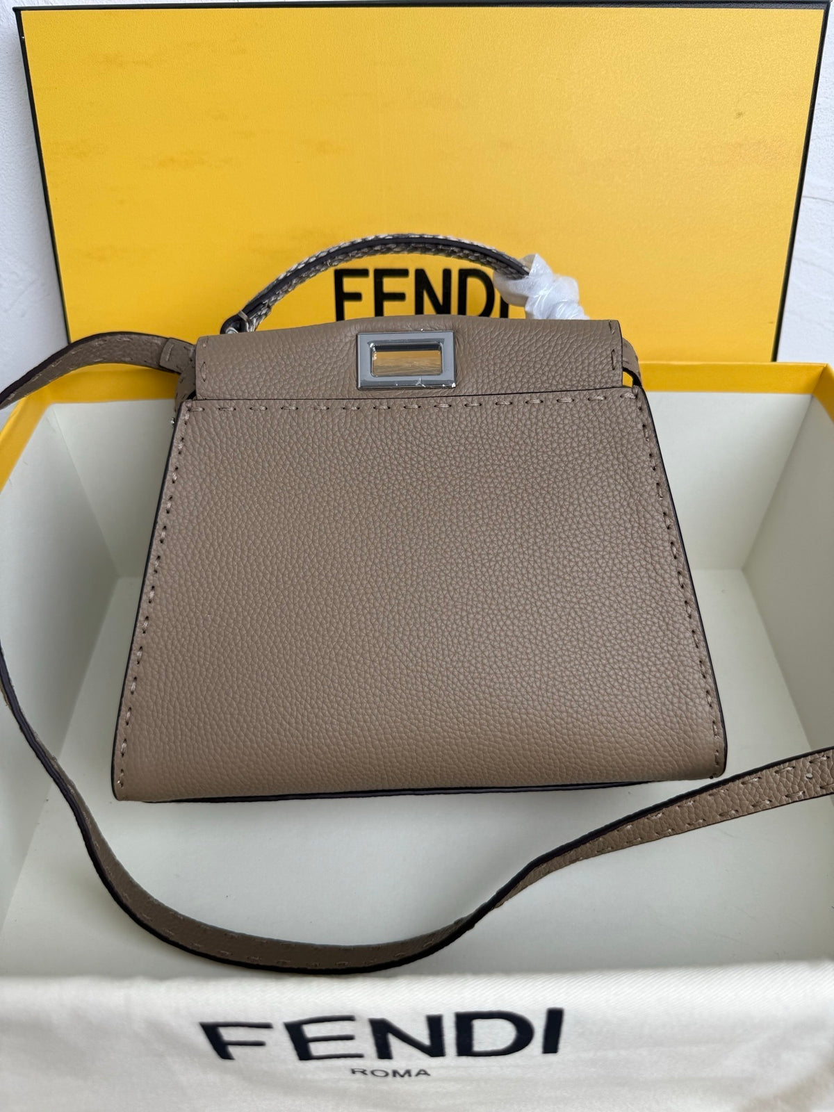 Fend Peekaboo Soft Bag - Beige
