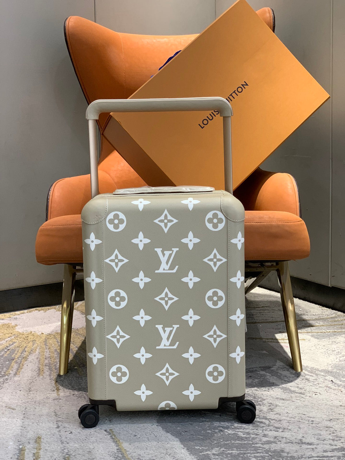 Lous Vuitton Horizon 55 - Monogram Empreinte (Cream/Beige)