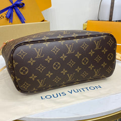 Lous Vuitton Monogram