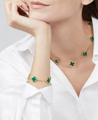 Van Cleef Vintage Alhambra Pendant, 10 motifs