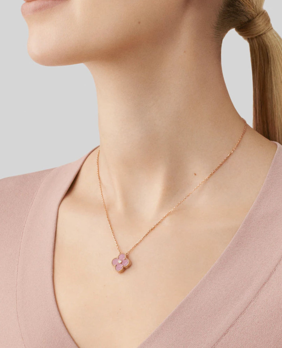 Van Cleef The Holiday pendant 2021